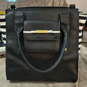 BETSEY JOHNSON BLACK N WHITE